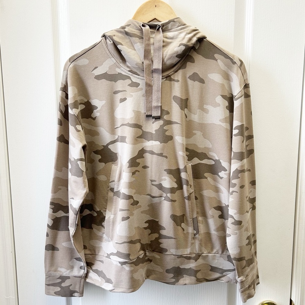 Banana Republic Women’s Baby Terry Hoodie Camo Print Size XS - Picture 5 of 13